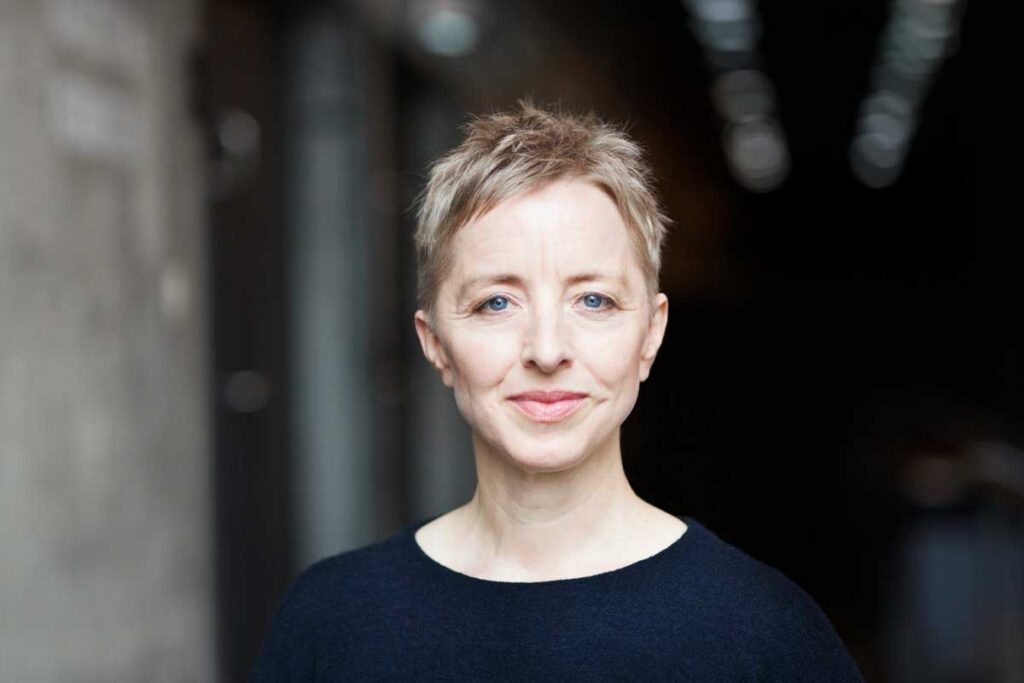 Image of author Dana Caspersen. Photo: Dominik Mentzos